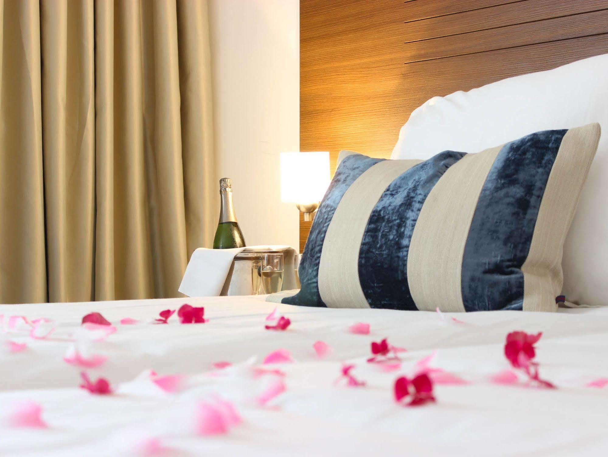 A-Hotel Oosterhout Оостерхаут Екстериор снимка